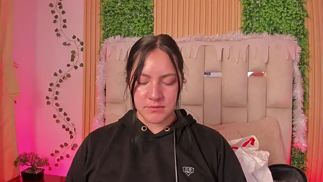 jenifer  power10 online show from December 3, 7:38 pm