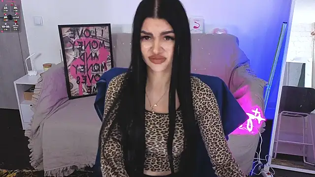 Tiffany lab online show from October 28, 1:28 pm