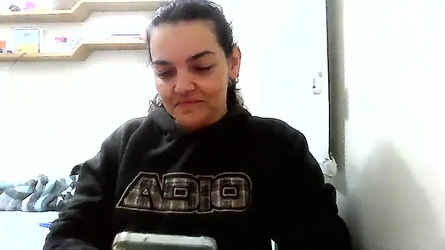 BetinaDiniz online show from March 13, 4:03 am