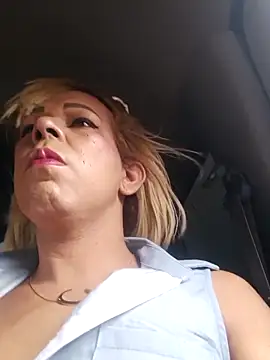 blondebitchlitle online show from November 25, 1:57 pm