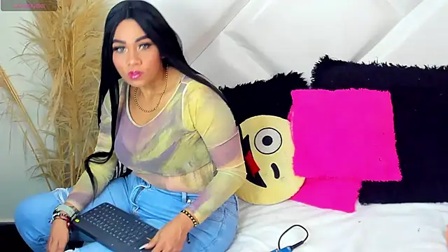 ScarlethNatasha online show from March 4, 12:39 am