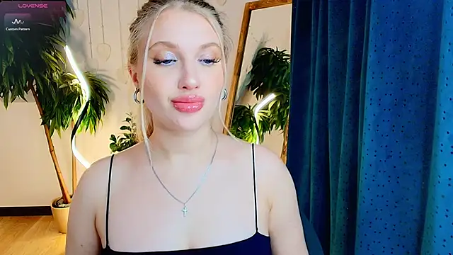 Evacadooo online show from March 8, 2:59 am