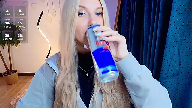 Evacadooo online show from February 24, 2:33 am