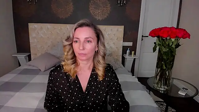 Snapshot of AllisonWilliams chatting on September 17, 4:27 pm AllisonWilliams online show from September 17, 4:27 pm