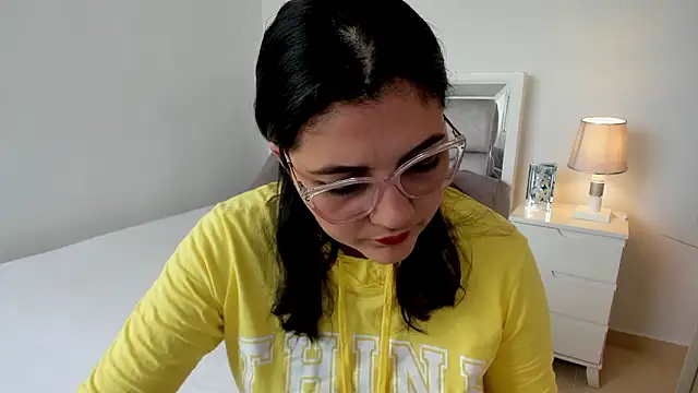 Camilaa bueno online show from March 15, 4:09 pm