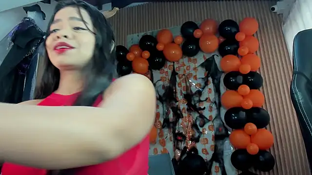 Any topless online show from October 22, 11:04 am