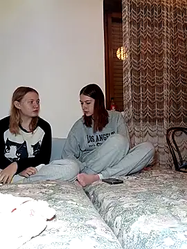 Snapshot of ella_grays chatting on October 14, 8:00 pm ella grays online show from October 14, 8:00 pm