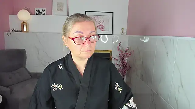 AlexandraKind online show from October 18, 1:58 pm