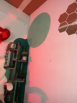 LollaByer online show from February 10, 9:07 pm