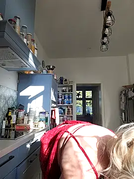 Lillyloo  online show from September 26, 7:50 am