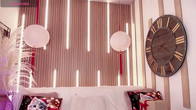 Aniie Doll online show from December 19, 9:07 pm