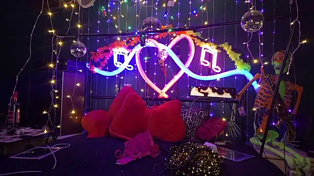 anonymouszN online show from February 9, 9:39 pm