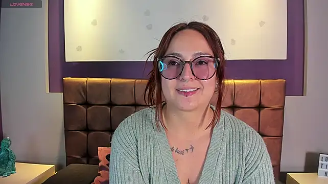 rhosyn reyes online show from September 24, 7:46 pm