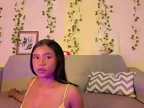 emmamillher online show from October 4, 1:22 am