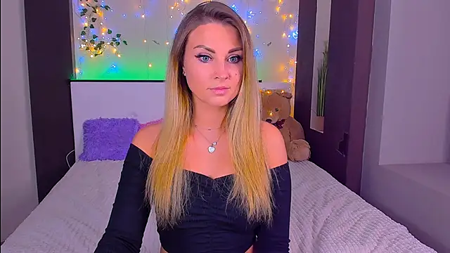 Snapshot of _UrLexxly chatting on October 13, 1:52 am  UrLexxly online show from October 13, 1:52 am