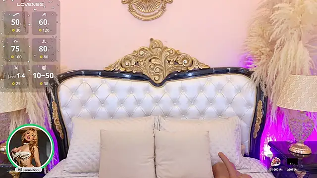 Snapshot of LannaRicci chatting on October 16, 10:18 am LannaRicci online show from October 16, 10:18 am