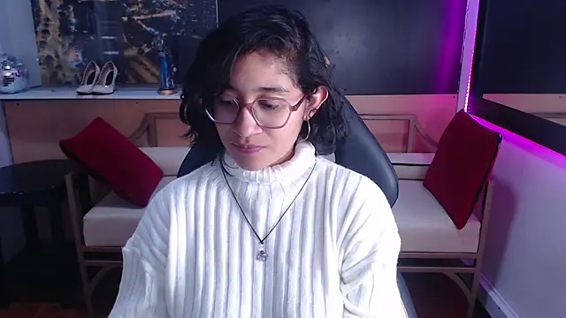 Lili Gomez  online show from September 9, 2:06 pm