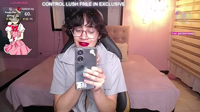 Lili Gomez  online show from November 24, 2:08 pm