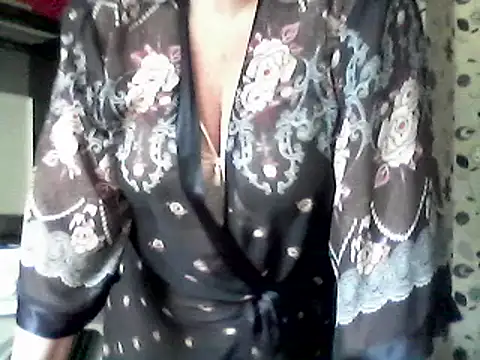 Snapshot of Lisa_Suzie chatting on September 24, 8:46 am Lisa Suzie online show from September 24, 8:46 am