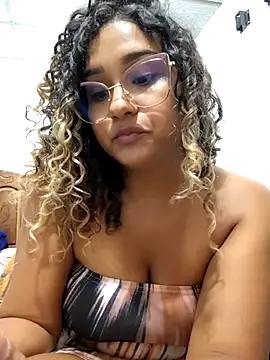 BrendaGirs online show from April 11, 3:45 am