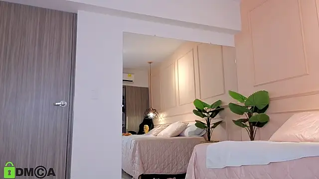 SHARONN     online show from September 23, 4:21 am