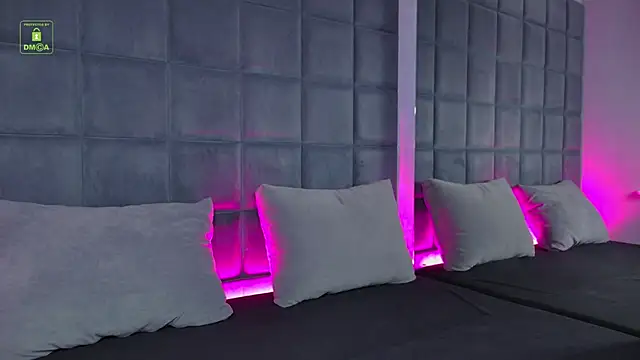 Ishtar Divine online show from October 16, 3:36 pm