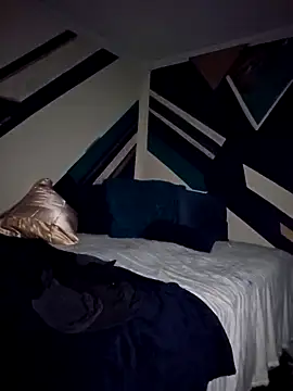 carolinaskarma online show from December 16, 10:54 am