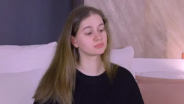 EllieHayes online show from March 7, 12:28 am