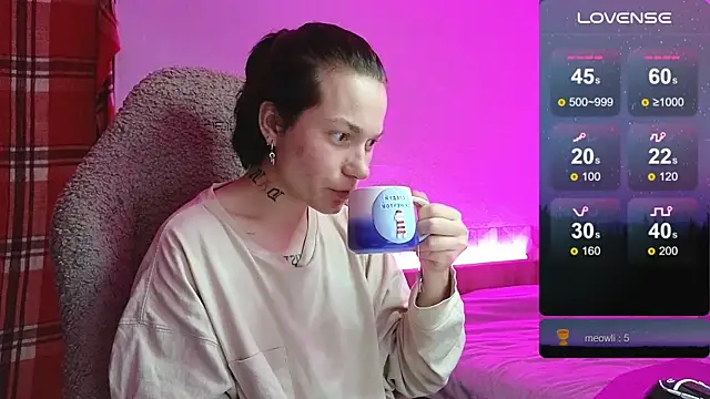 esajukyy online show from September 14, 4:49 pm