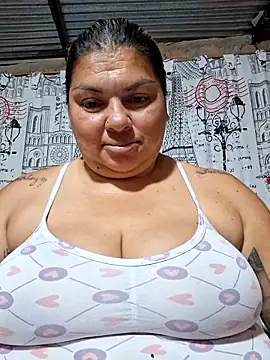 Snapshot of chubby_sexy_big_tits chatting on October 16, 11:29 pm chubby sexy big tits online show from October 16, 11:29 pm