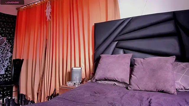 slutty venus online show from January 17, 8:38 pm