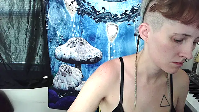 Snapshot of _hellostormy_ chatting on October 14, 4:20 pm hellostormy online show from October 14, 4:20 pm