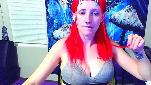 Snapshot of _hellostormy_ chatting on October 3, 4:39 am hellostormy online show from October 3, 4:39 am