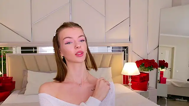 MeganMour online show from December 4, 5:35 pm