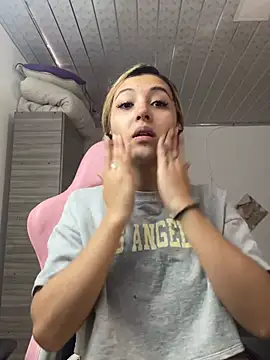 cuteweed420 online show from January 31, 8:51 pm