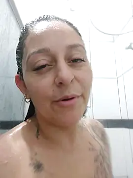 baixinhaloira online show from November 5, 3:12 am