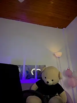 jazmin anbar online show from April 21, 1:42 am