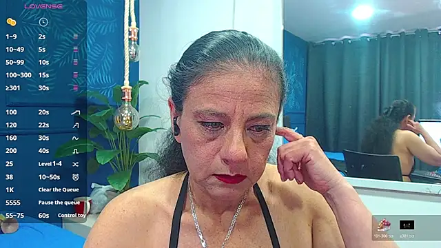 sasi luna online show from October 26, 3:40 pm