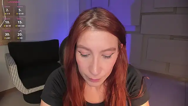 MiaFarrell  online show from November 18, 6:42 pm