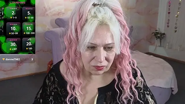 Penelope Pinky online show from March 11, 11:36 am