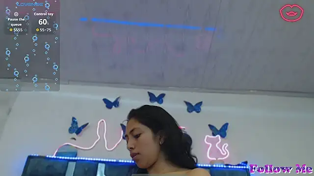 Roxan Fox- online show from November 15, 2:01 am