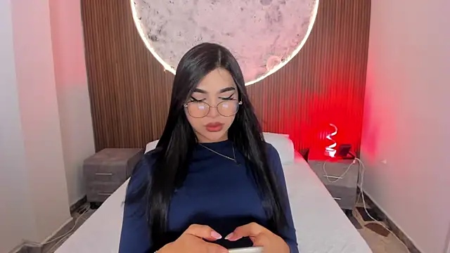 RoseCassie online show from March 5, 2:02 pm