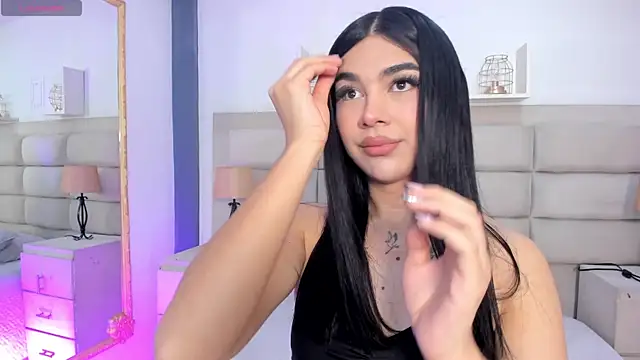 RoseCassie online show from October 4, 1:28 pm