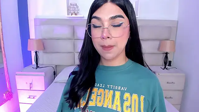 RoseCassie online show from September 25, 1:10 pm