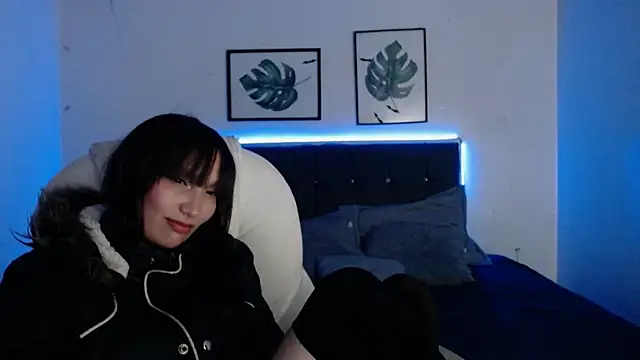 mia collens online show from November 26, 3:07 am