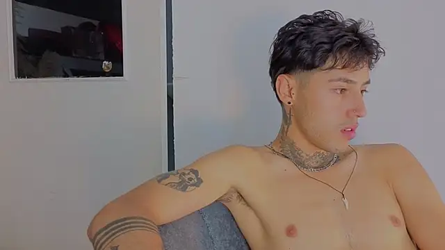 hinata itachi online show from February 6, 7:34 am