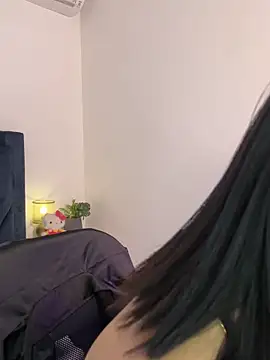 Lily Woodz online show from January 15, 7:09 pm