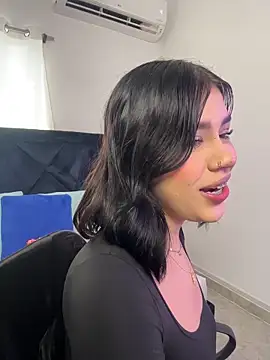 Lily Woodz online show from February 15, 2:38 pm