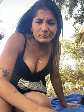 AlejandritaMilano online show from March 24, 9:09 pm