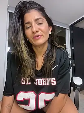 AlejandritaMilano online show from April 18, 12:46 am